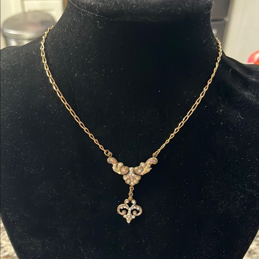 Anne Koplik  Design Elegant Gold and Pearl Necklace